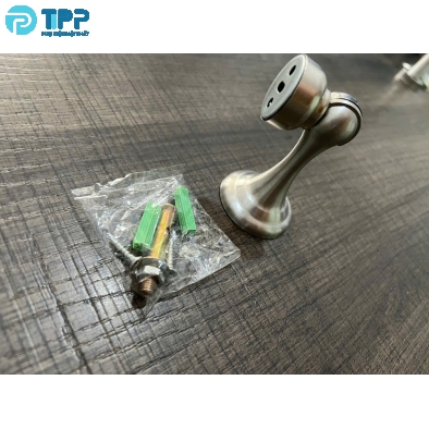 Hít cửa inox 304 Eo TiPP 207 đế 3li 